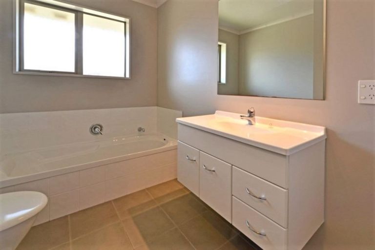 Photo of property in 2/2 Vintners Lane, Woolston, Christchurch, 8023