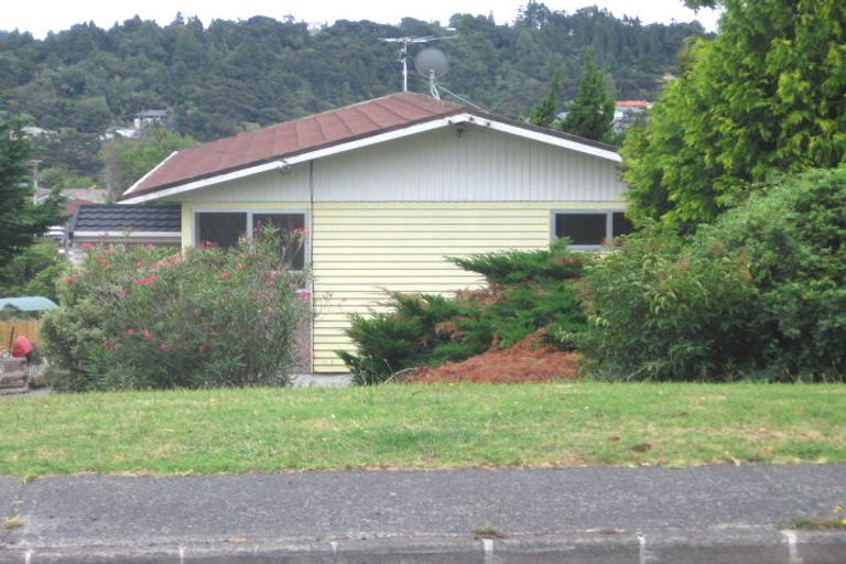 Photo of property in 9 Valley View Road, Glenfield, Auckland, 0629