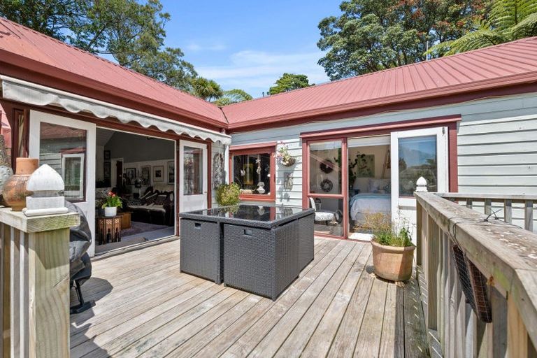 Photo of property in 75 Morley Street, New Plymouth, 4310