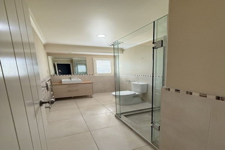 Photo of property in 13 Cornwall Place, Karaka, Papakura, 2113