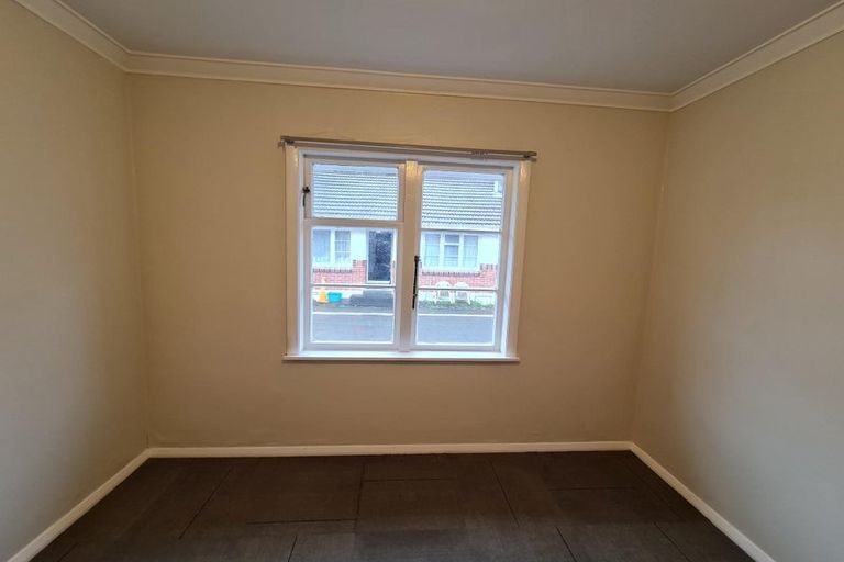 Photo of property in 2/62 Gibbons Street, Ebdentown, Upper Hutt, 5018