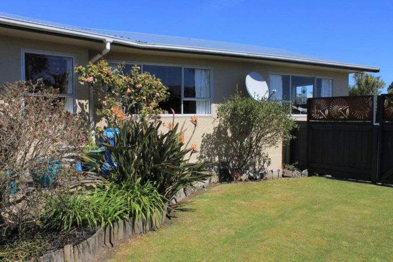 Photo of property in 2 Martin Place, Carters Beach, Westport, 7825