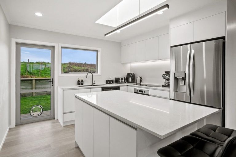 Photo of property in 350 Awai Road, Tarurutangi, New Plymouth, 4372