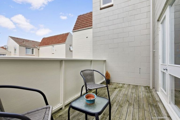 Photo of property in 28 Cottleville Terrace, Thorndon, Wellington, 6011