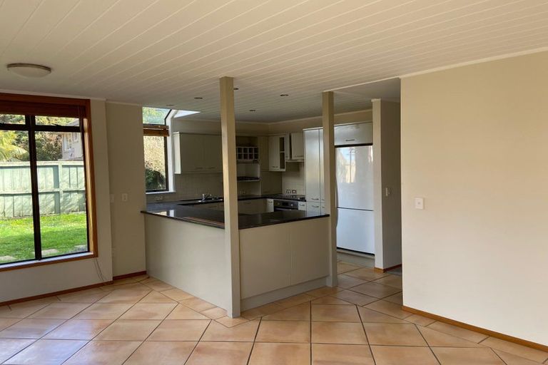 Photo of property in 20a Otakau Road, Milford, Auckland, 0620