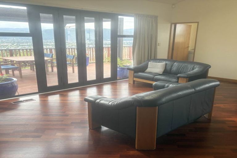 Photo of property in 19 George Gee Drive, Korokoro, Lower Hutt, 5012