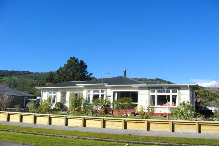 Photo of property in 49 Lydia Street, Greymouth, 7805
