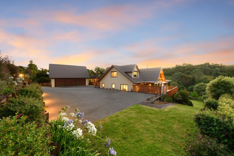 Photo of property in 17 Roger Guy Place, Welcome Bay, Tauranga, 3175