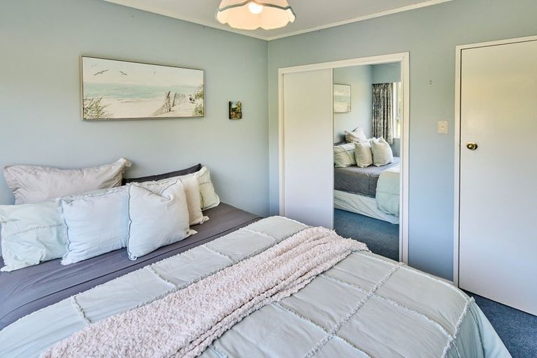 Photo of property in 7 Tui Terrace, Tawa, Wellington, 5028