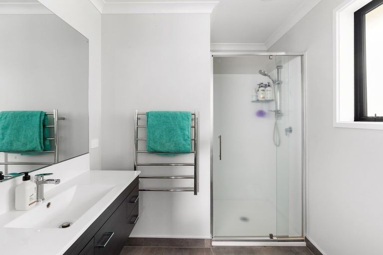 Photo of property in 17 Lakeside Terrace, Omokoroa, 3114