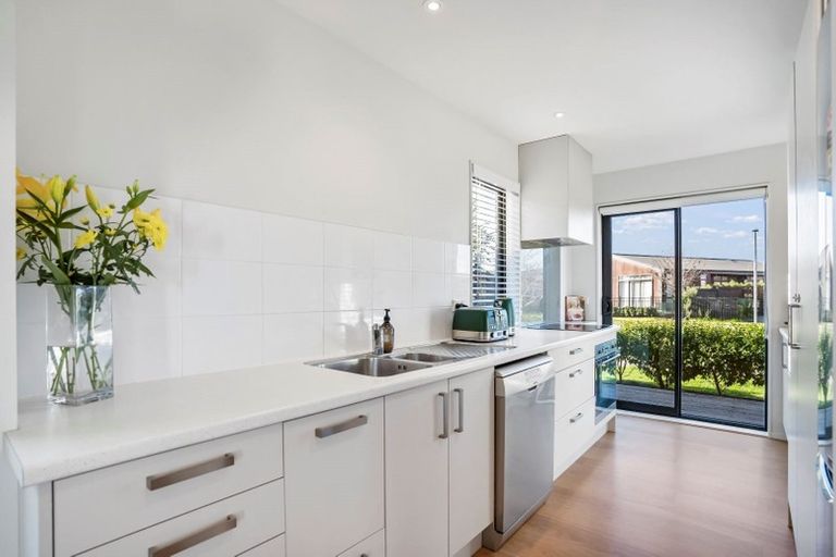 Photo of property in 7 Parachute Crescent, Papakura, 2110