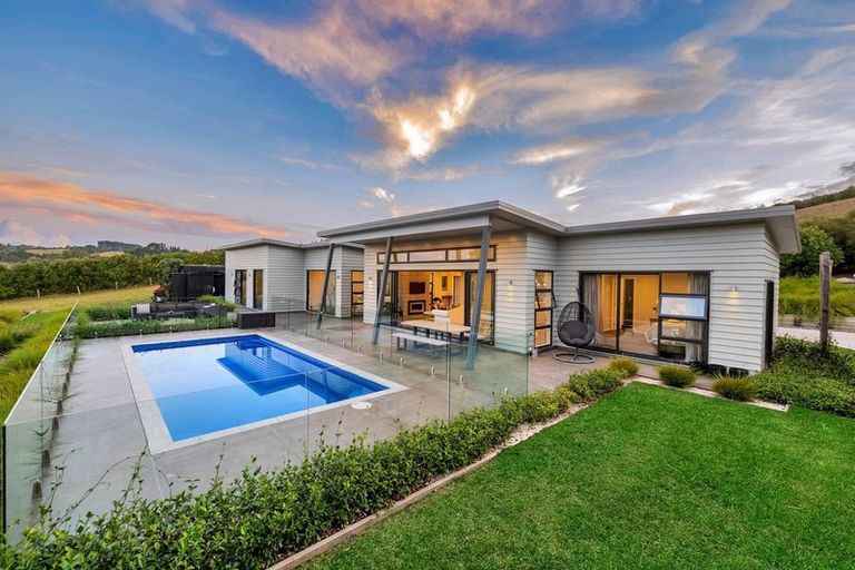 Photo of property in 99 Hauora Lane, Waitoki, 0871