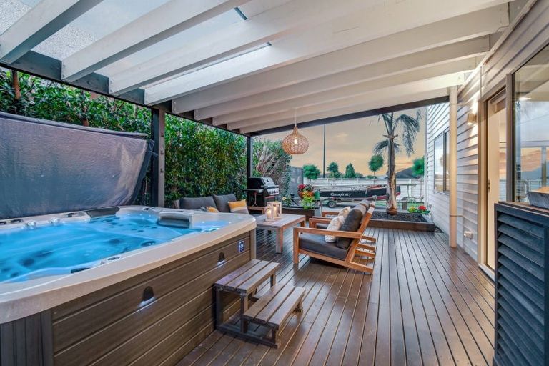 Photo of property in 9 Ruth Craig Place, Stanmore Bay, Whangaparaoa, 0932