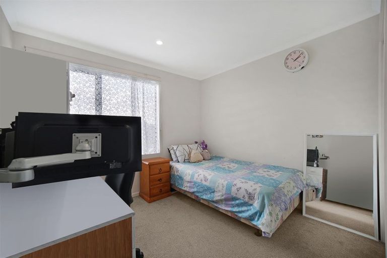 Photo of property in 17 Fermi Lane, Papakura, 2110