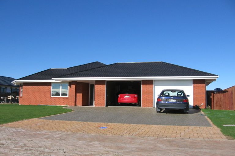 Photo of property in 6 Crabapple Close, Milson, Palmerston North, 4414