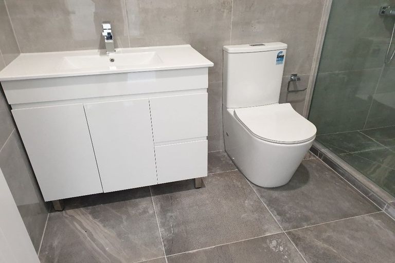 Photo of property in 16 Millcroft Lane, Ranui, Auckland, 0612