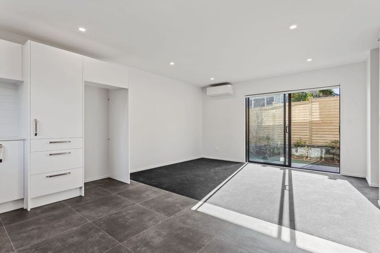 Photo of property in 2/110 Kervil Avenue, Te Atatu Peninsula, Auckland, 0610