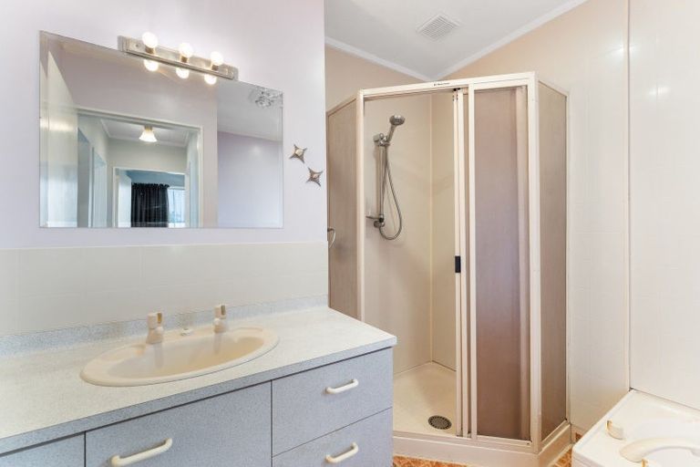 Photo of property in 28 Kiharoa Street, Otaki Beach, Otaki, 5512