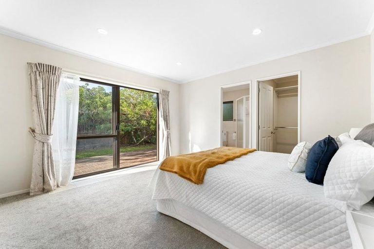 Photo of property in 52 Brookwood Drive, Henderson, Auckland, 0612