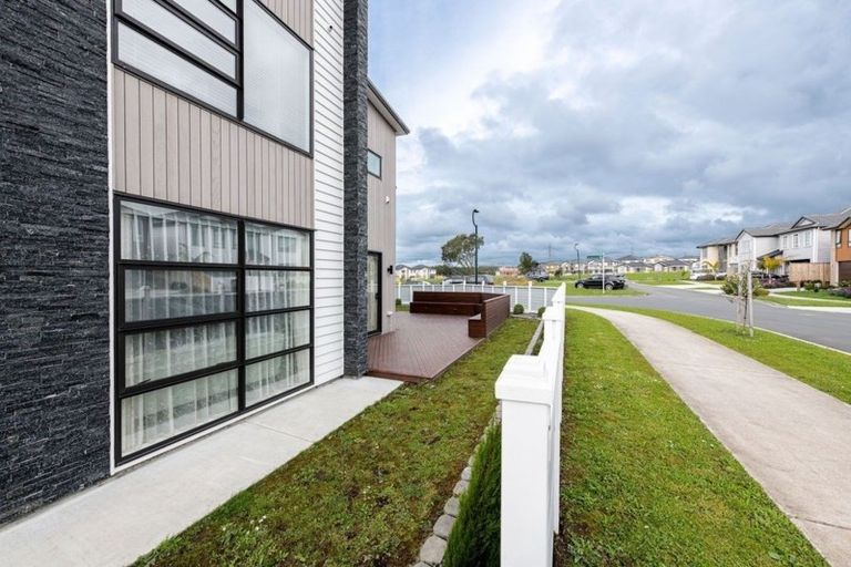 Photo of property in 4 Drumconnell Drive, Flat Bush, Auckland, 2019