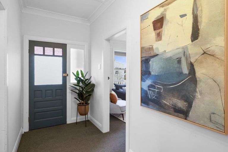 Photo of property in 14 Calvert Road, Moturoa, New Plymouth, 4310