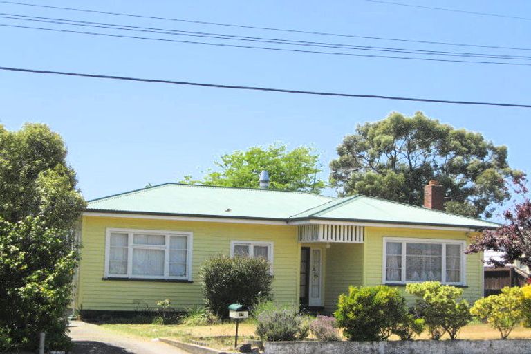 Photo of property in 17 Shortland Street, Wainoni, Christchurch, 8061