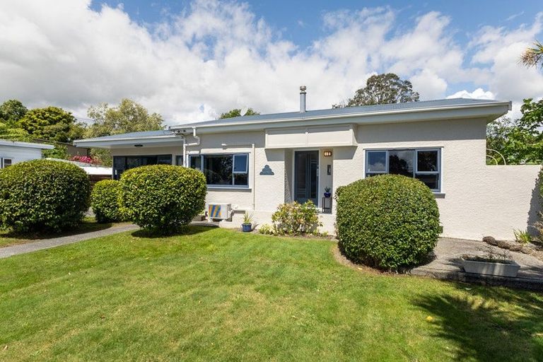 Photo of property in 42 Domain Road, Otaki, 5512