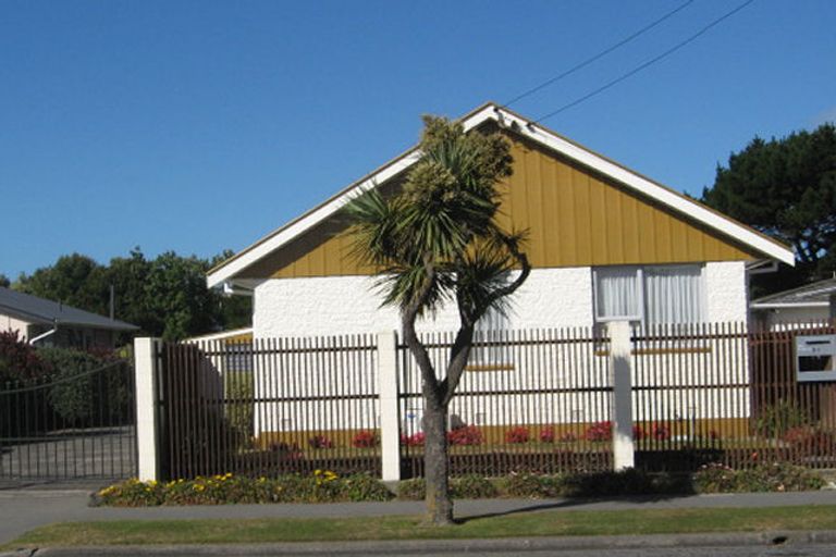Photo of property in 2/91a Rocking Horse Road, Southshore, Christchurch, 8062