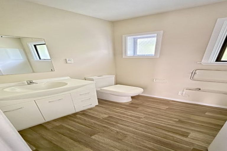 Photo of property in 18 Delph Street, Avonhead, Christchurch, 8042