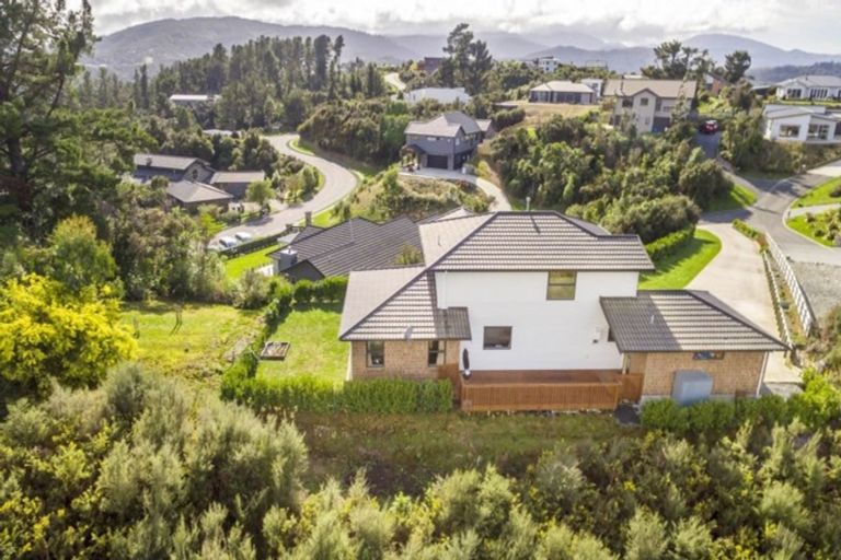 Photo of property in 24 Mount Marua Way, Timberlea, Upper Hutt, 5018