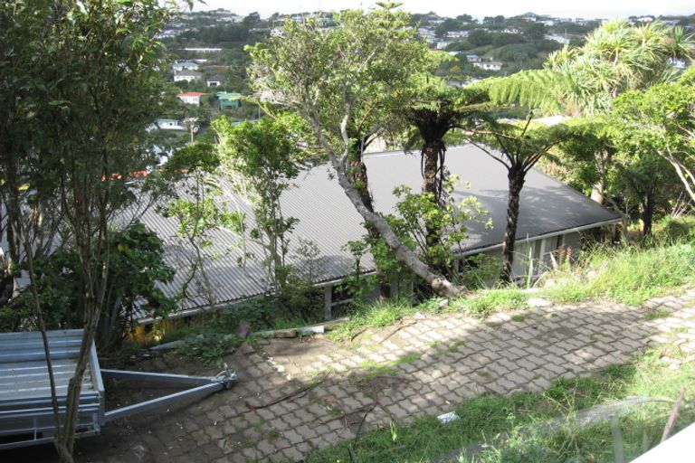Photo of property in 93 Ruskin Road, Newlands, Wellington, 6037