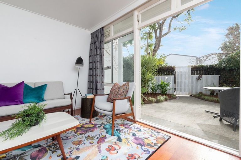 Photo of property in 2/55a Hepburn Street, Freemans Bay, Auckland, 1011