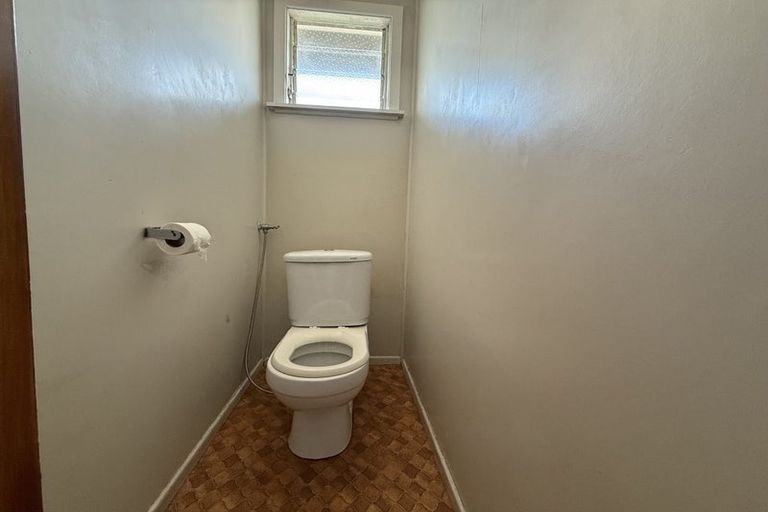 Photo of property in 9 Locket Road, Glenfield, Auckland, 0629