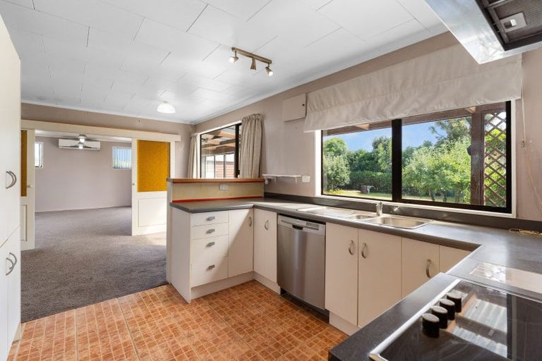 Photo of property in 28 Kiharoa Street, Otaki Beach, Otaki, 5512