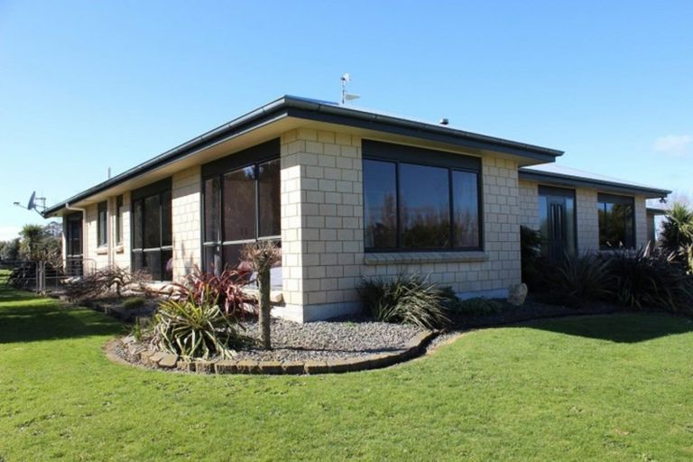 Photo of property in 75 Adelaide Road, Dannevirke, 4978