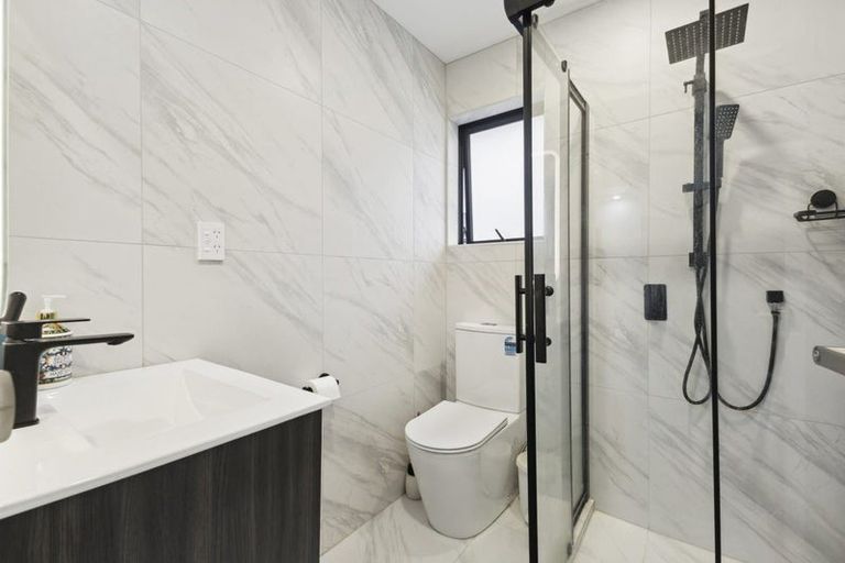 Photo of property in 43f Beach Road, Pahurehure, 2113