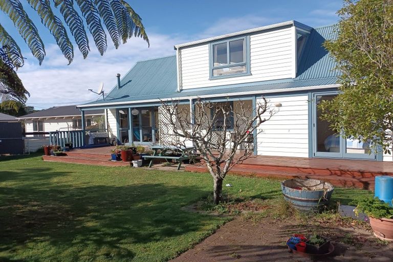 Photo of property in 18 Cook Street, Carters Beach, Westport, 7825