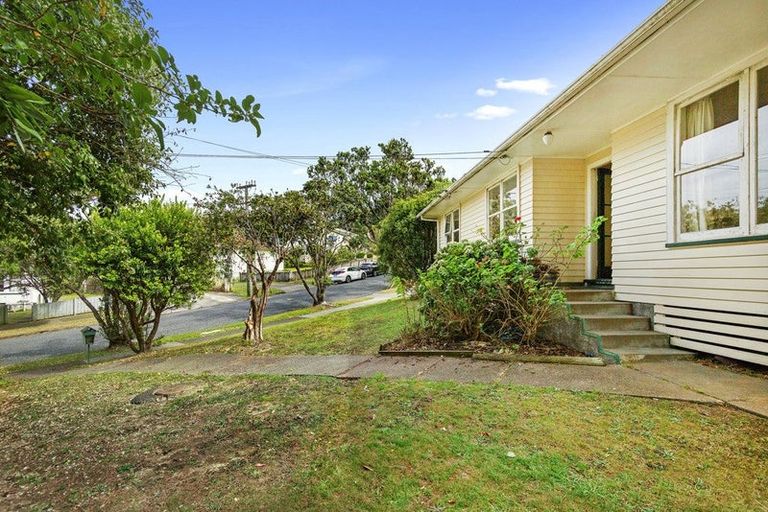 Photo of property in 57 Franklyn Road, Tawa, Wellington, 5028