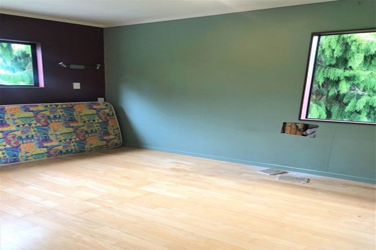 Photo of property in 120 Caton Road, Waitakere, Henderson, 0782