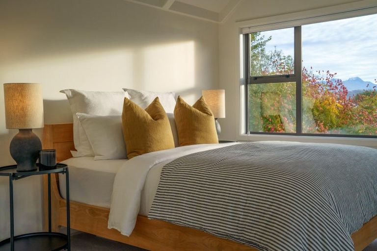 Photo of property in 10 Pritchard Place, Arrowtown, 9302