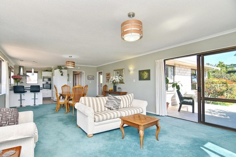 Photo of property in 4 Sonning Place, Redwood, Christchurch, 8051