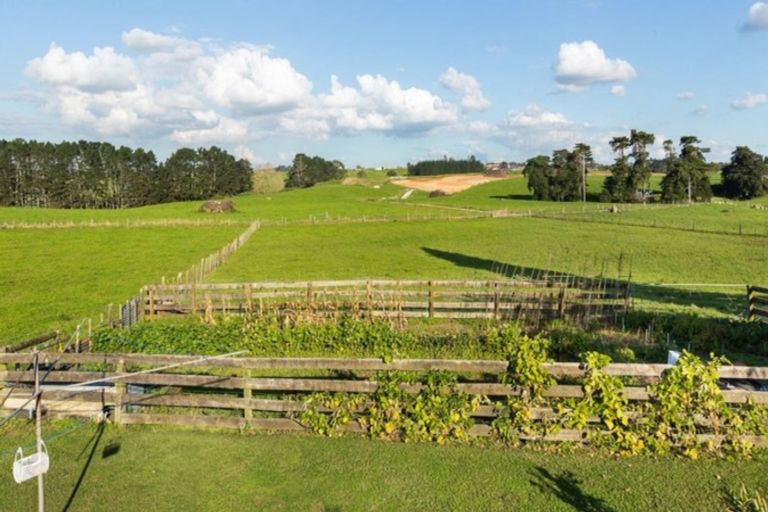 Photo of property in 671 Karaka Road, Karaka, Papakura, 2580