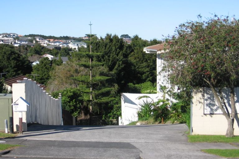 Photo of property in 1/105 Redoubt Road, Goodwood Heights, Auckland, 2105