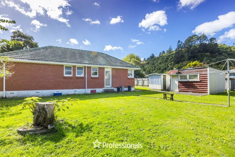 Photo of property in 35 Black Beech Street, Birchville, Upper Hutt, 5018