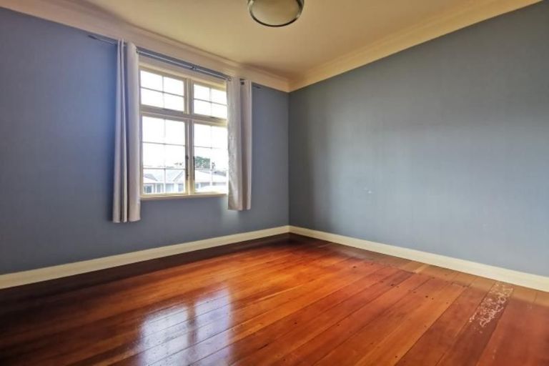 Photo of property in 3 Monowai Road, Johnsonville, Wellington, 6037