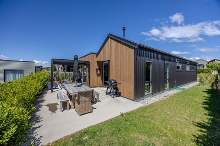 Photo of property in 42 Obelisk Street, Wanaka, 9305