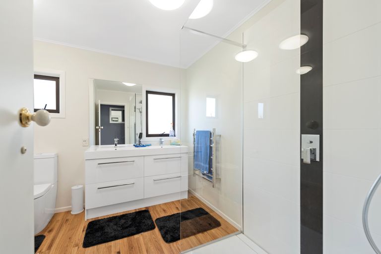 Photo of property in 124a Ranch Road, Mount Maunganui, 3116