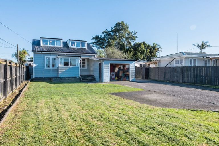 Photo of property in 13 Forest Hill Road, Henderson, Auckland, 0612