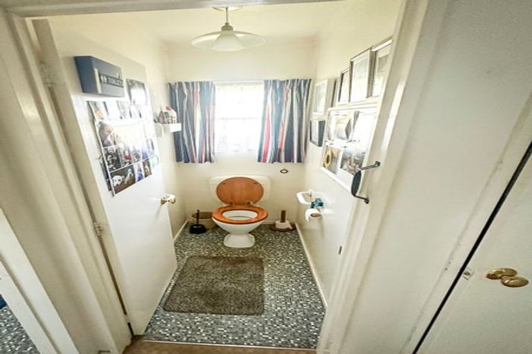 Photo of property in 58 Happy Valley Road, Owhiro Bay, Wellington, 6023