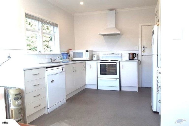 Photo of property in 5 The Drive, Tawa, Wellington, 5028